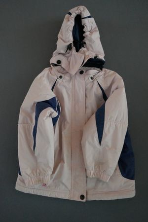 Schmucke hellrosa-blaue Winterjacke, Gr. 104