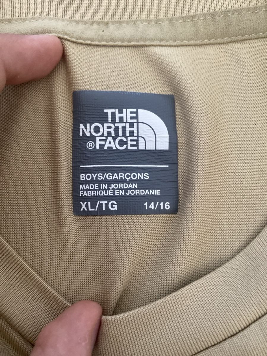 North Face T-shirt: T shirt the north face  – Usato da Fribourg venduto da hay_zb7d 1