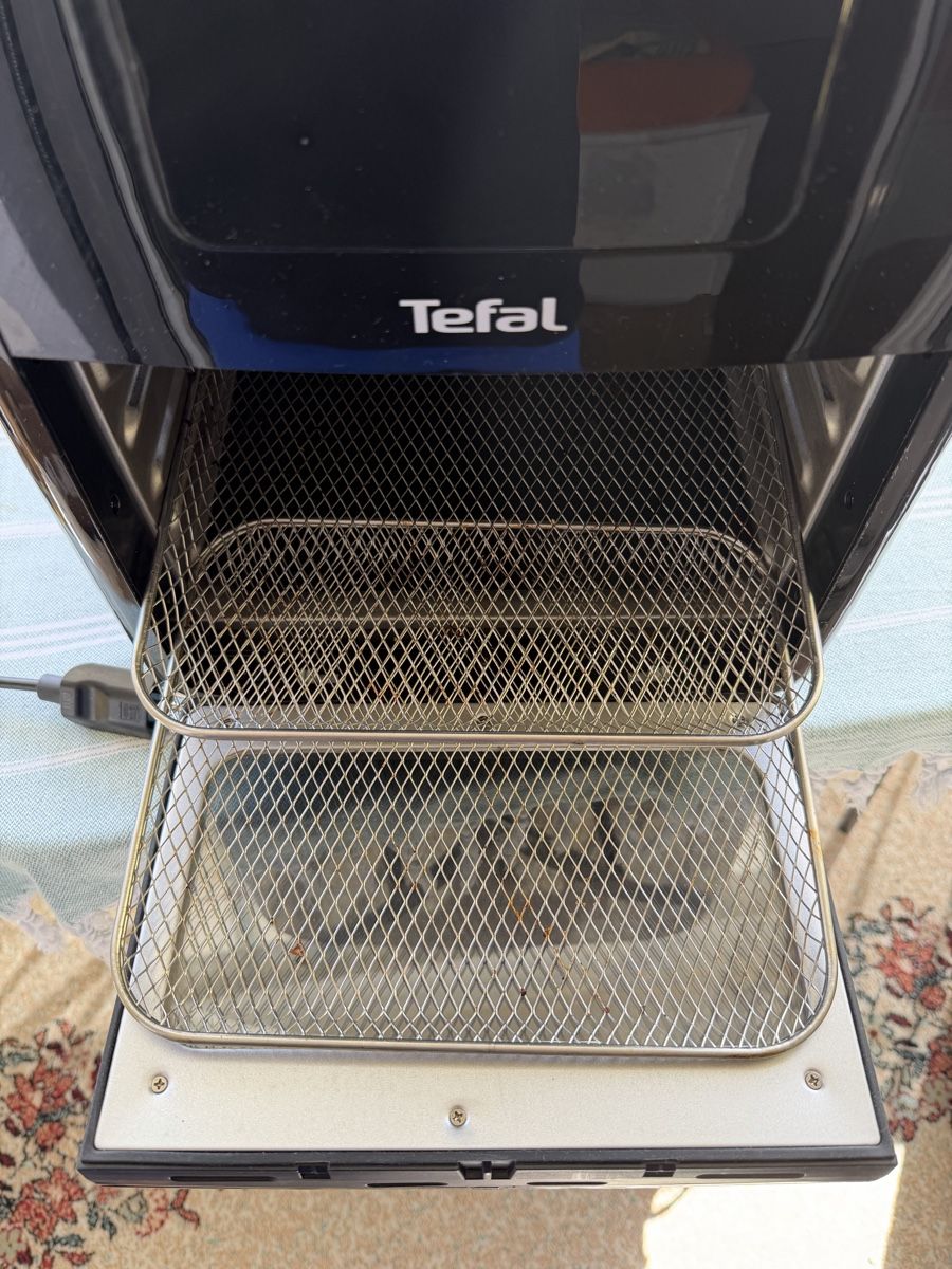 Tefal Elettrodomestici da cucina: Heissluftfritteuse Tefal schwarz gebraucht – Usato da Basel venduto da Pejqko 1
