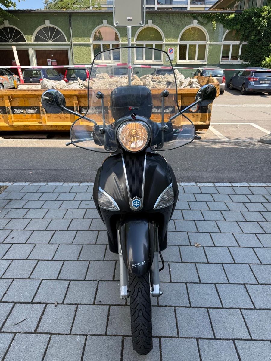 Piaggio Scooters: PIAGGIO LIBERTY 125 CC – D'occasion à Winterthur par Fabio_46
