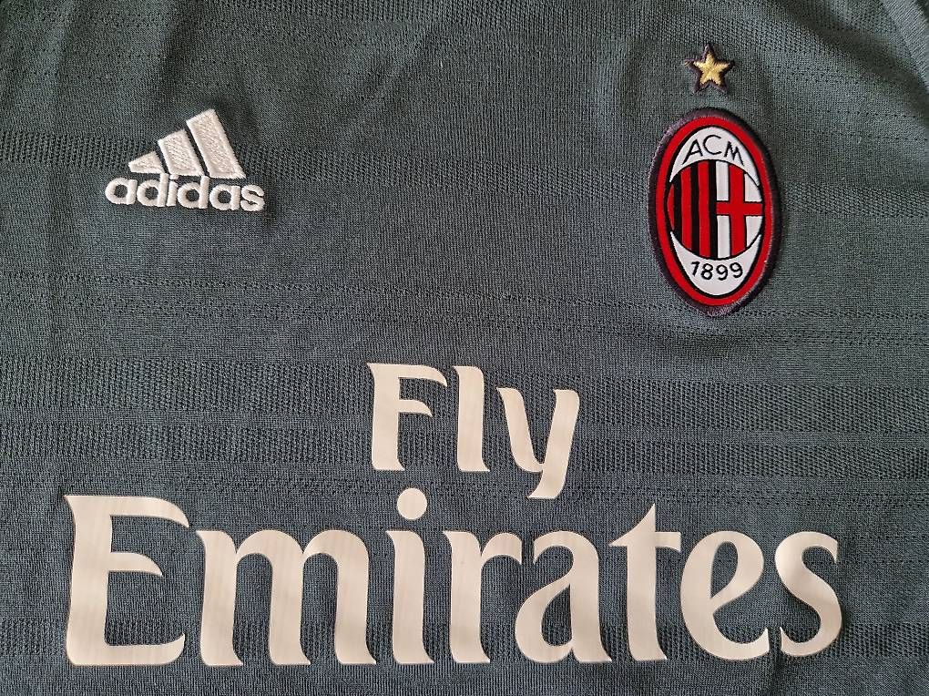 Canottiere & Pantaloni: Fussballtrikot AC Milan – Usato da Villars-sur-Glâne venduto da Mark_988 1