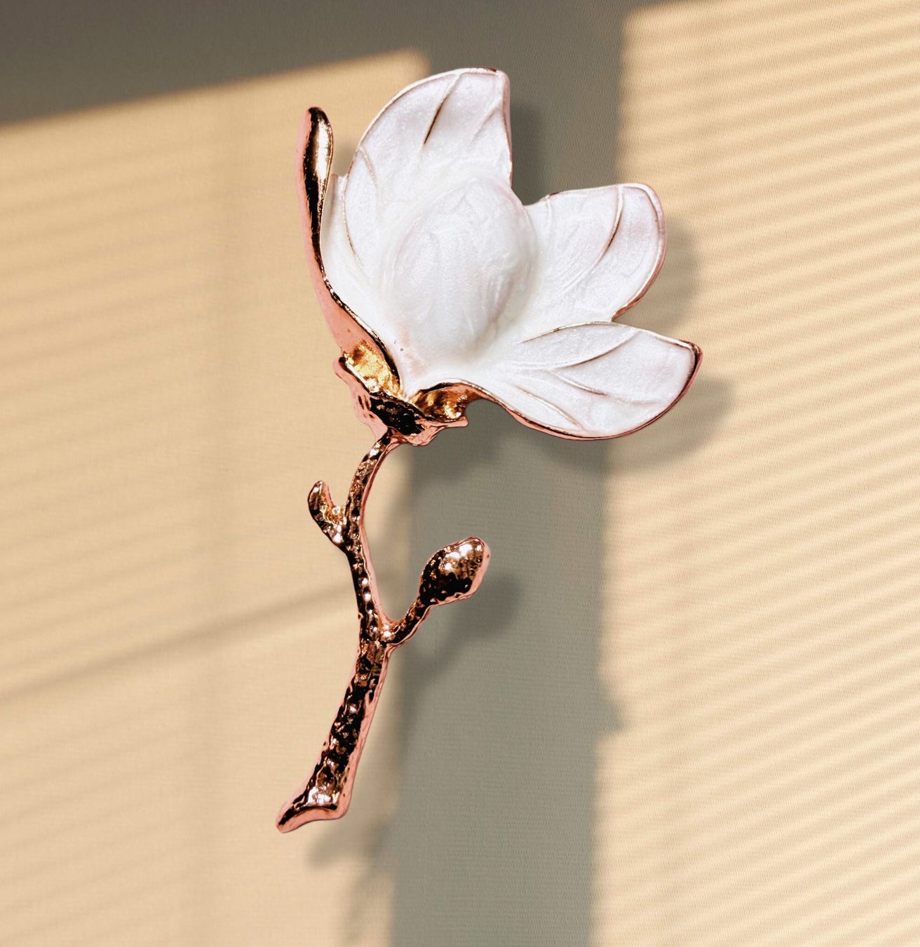 Spille & Fermagli: Broche Magnolia – Nuovo e nell'imballaggio originale da St-Maurice venduto da Sandrinette123 2
