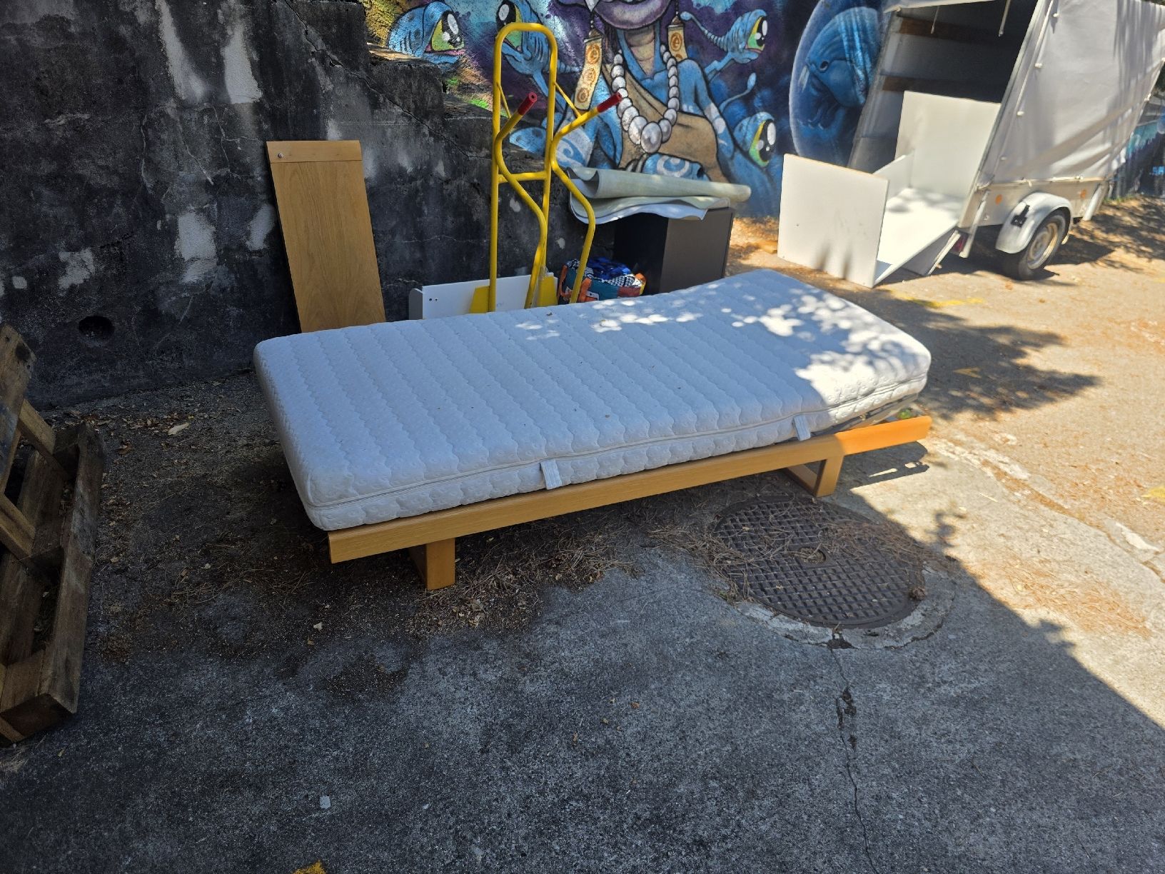 Lits: Bett mit Matratze – D'occasion à Grenchen par dav_jlt8 1