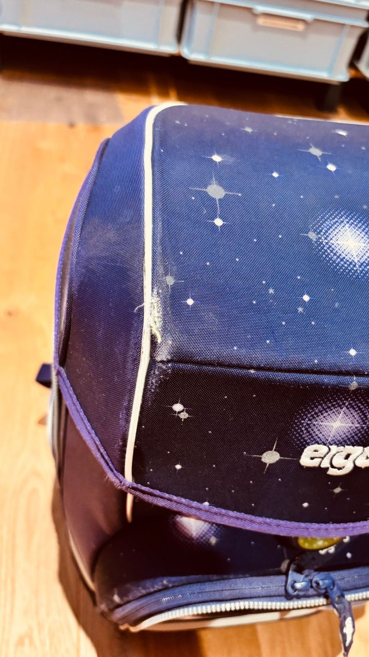 Ergobag Zaini: Ergobag Cubo Schulthek mit Sternenmotiv – Usato da Hinwil venduto da Oler 1