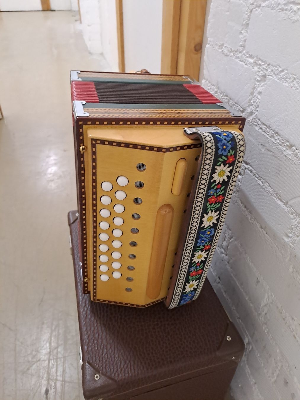 Musikinstrumente: schwyzerorgeli ton B  – Gebraucht aus Villeneuve von BibiVintage 4