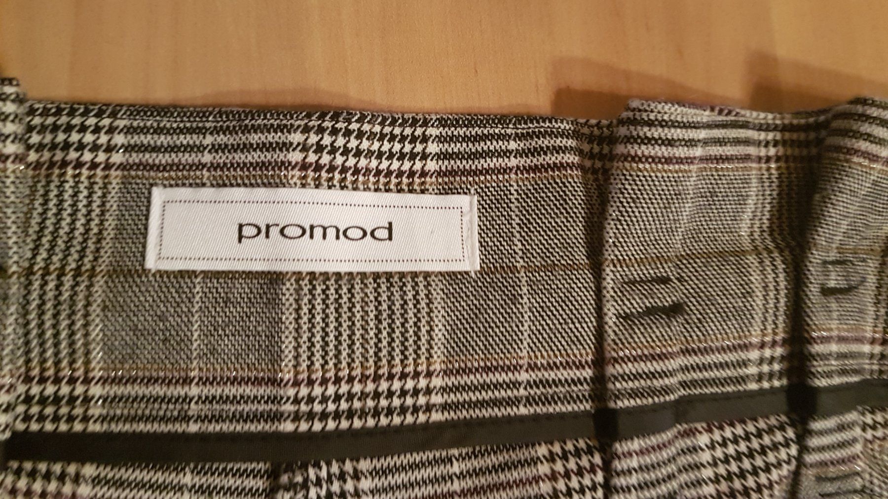 Promod Pantaloni: Pantalon taille 34 marque Promod – Usato da Villiers venduto da san_jn5w 4