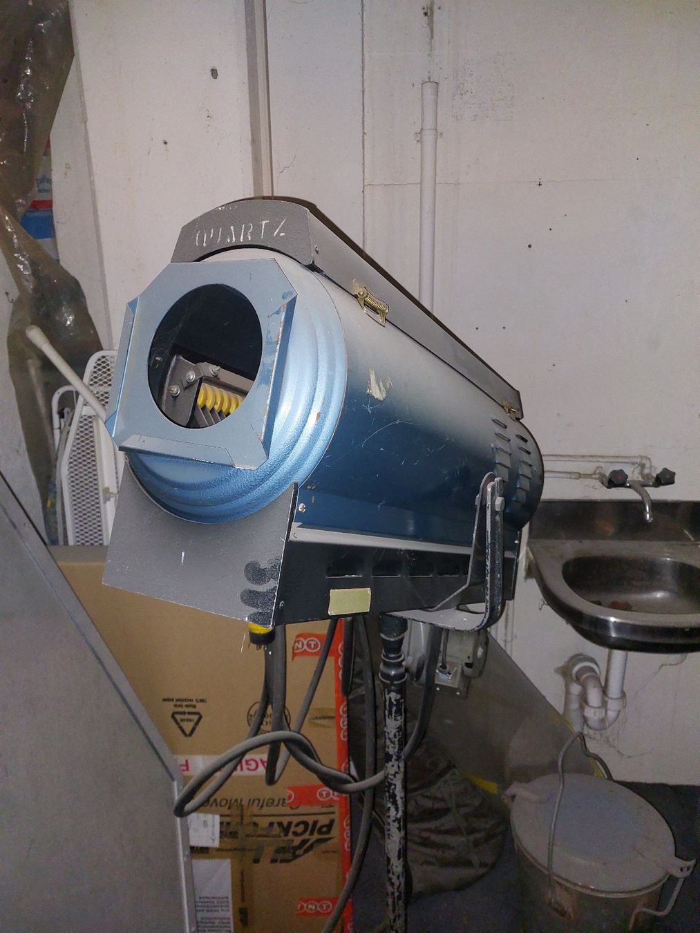 Lampes: Grosser alter Theaterscheinwerfer – Défectueux à Gersau par jonen01 1