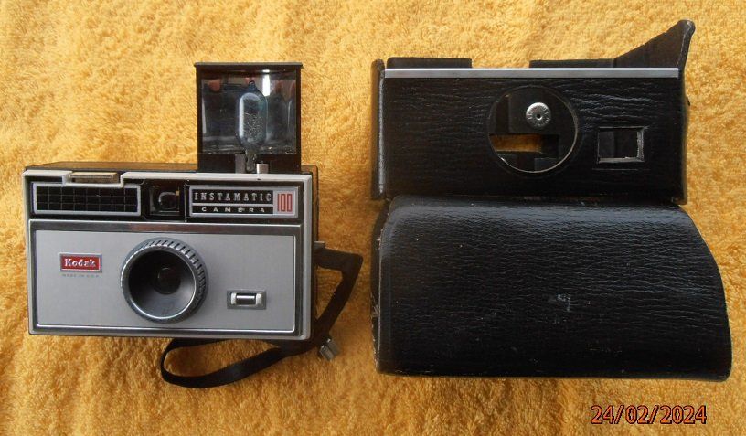 Kodak Kamera: "KODAK INSTAMATIC 100" – Gebraucht aus Gossau SG von Roco1 3
