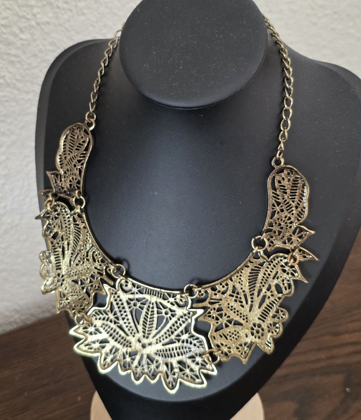 Ketten: Statement Kette filigranes Design goldfarben – Gebraucht aus Rheinsulz von Gilea 5