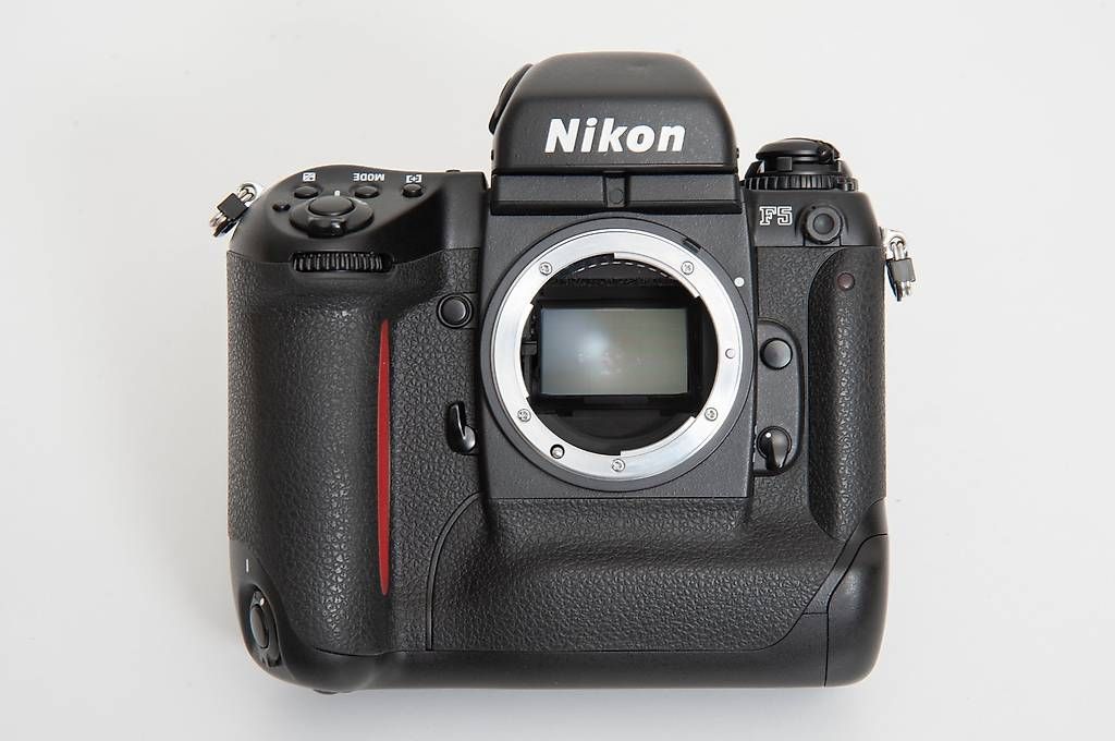 Nikon Fotocamera: Nikon F5 – Usato da Lausanne venduto da Phlox02 2