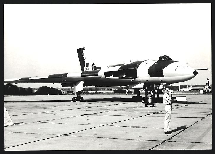 Fotografie &  Plakate: Fotografie Flugzeug Avro Vulcan, Bomber  – Gebraucht aus Berlin von bartko-reher