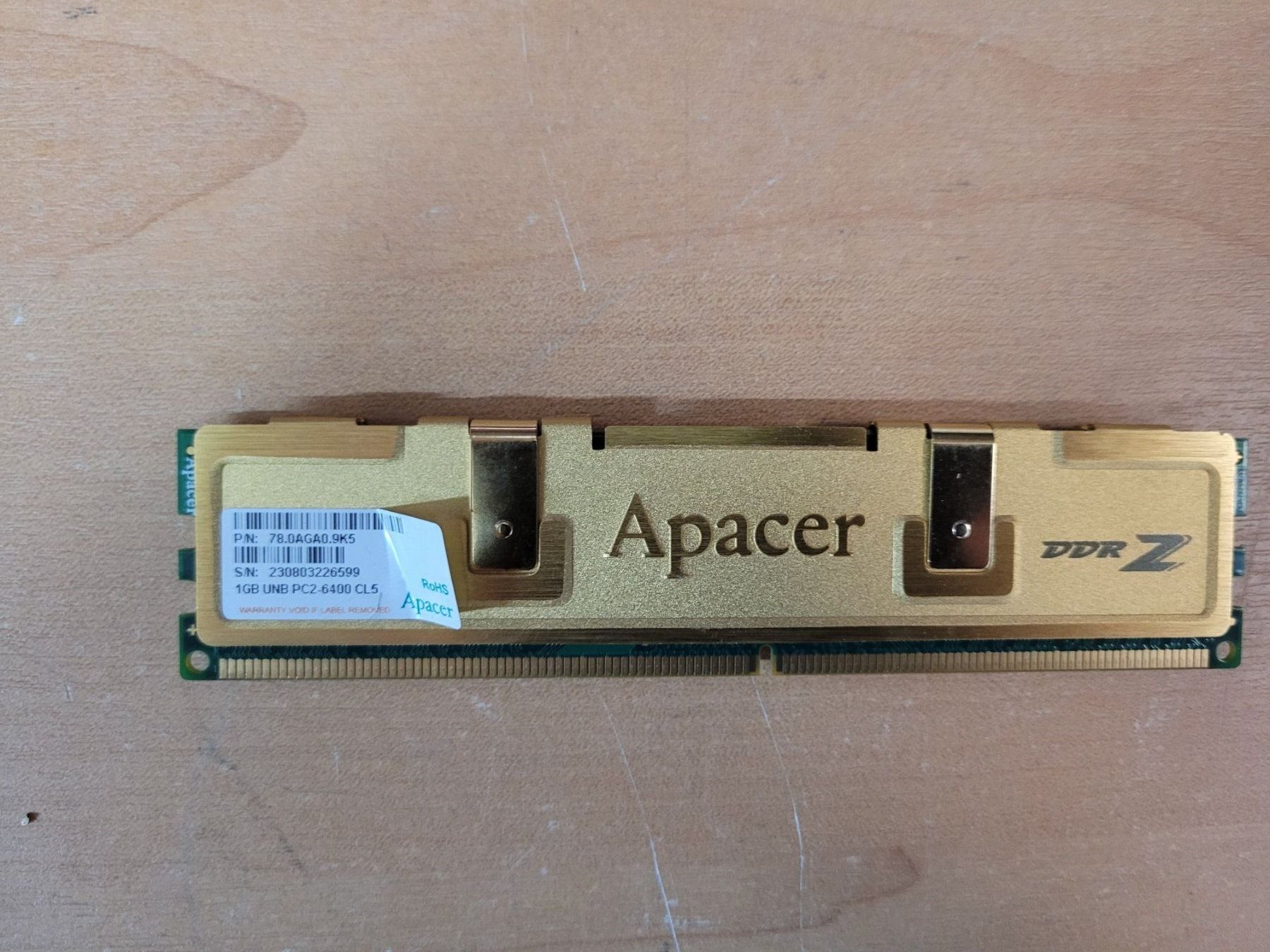 Memoria / RAM: Apacer PC2-6400 CL5 1GB – Usato da Bionnens venduto da Meg011