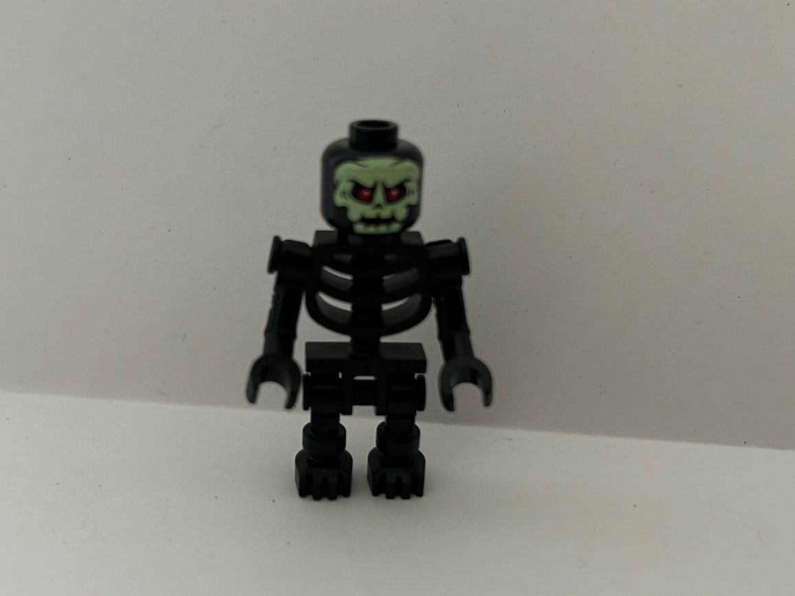 Lego Kit di costruzioni: LEGO Minifigur Skelett, schwarz – Nuovo (secondo la descrizione) da Bettwiesen venduto da mad_cl6y