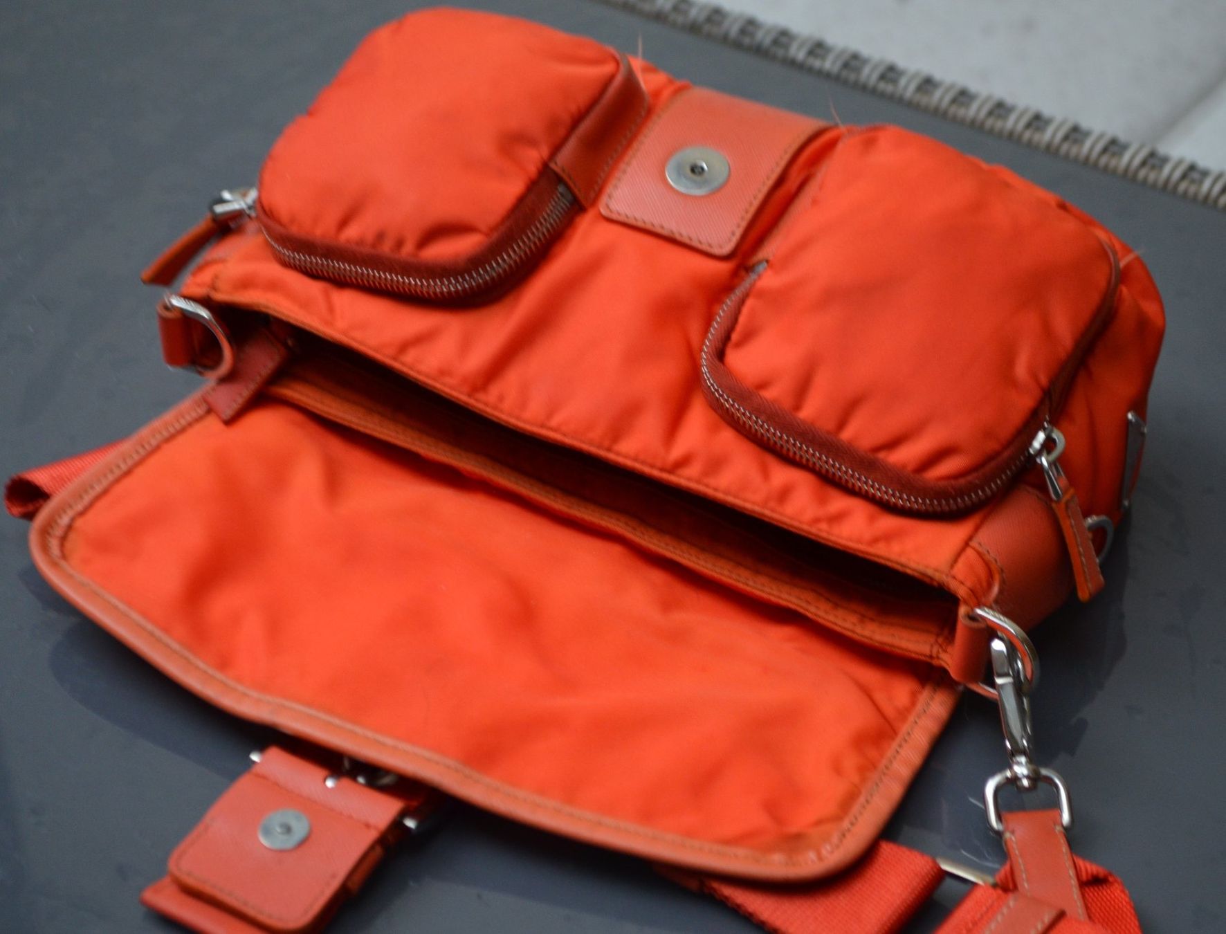 Prada Taschen für Damen: Prada Tasche / sac – Gebraucht aus Collonges von arashee 4