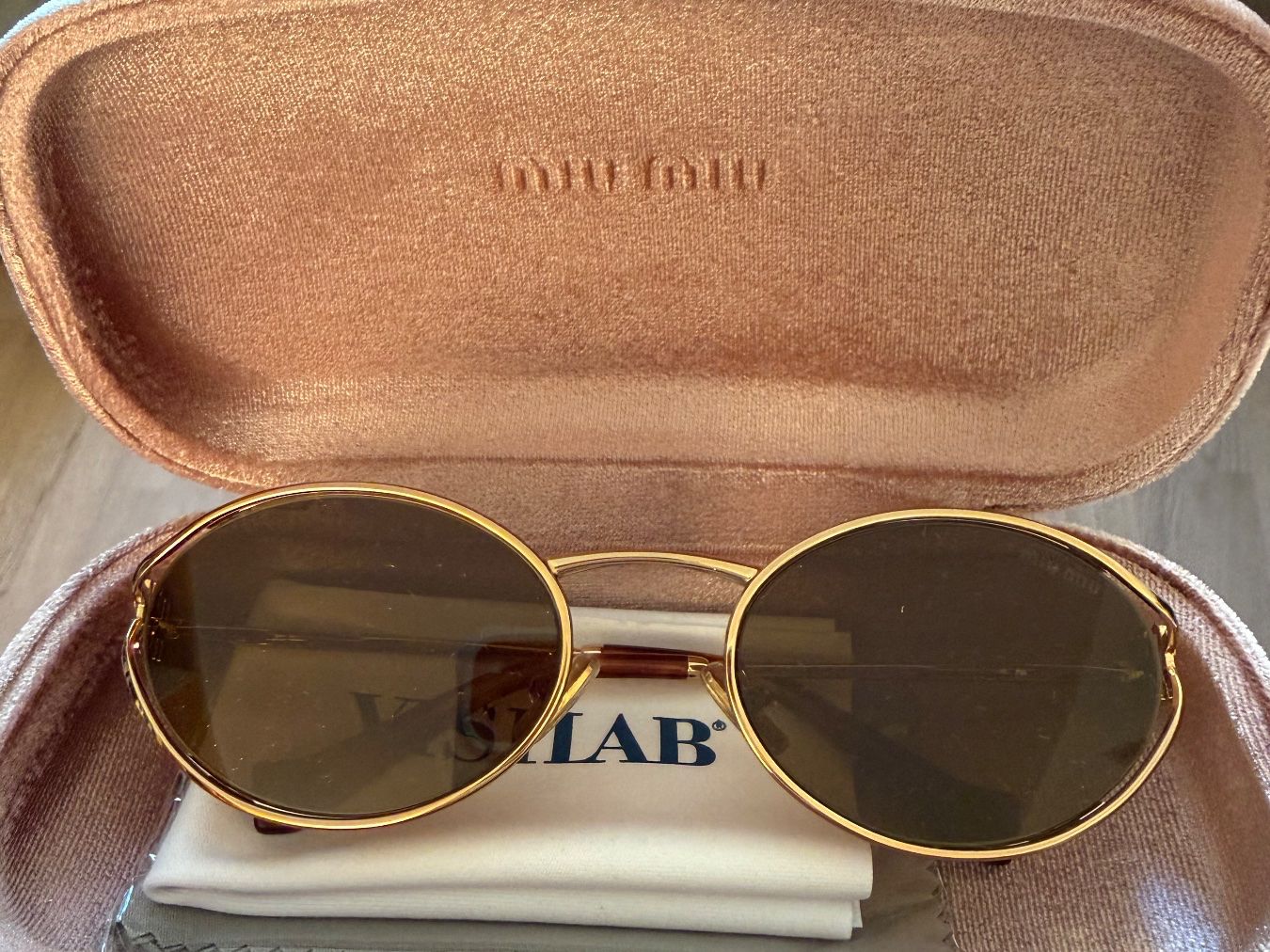 Miu Miu Occhiali & Lenti: Miu Miu sunglasses – Nuovo e nell'imballaggio originale da Wollerau venduto da mar_cnx6