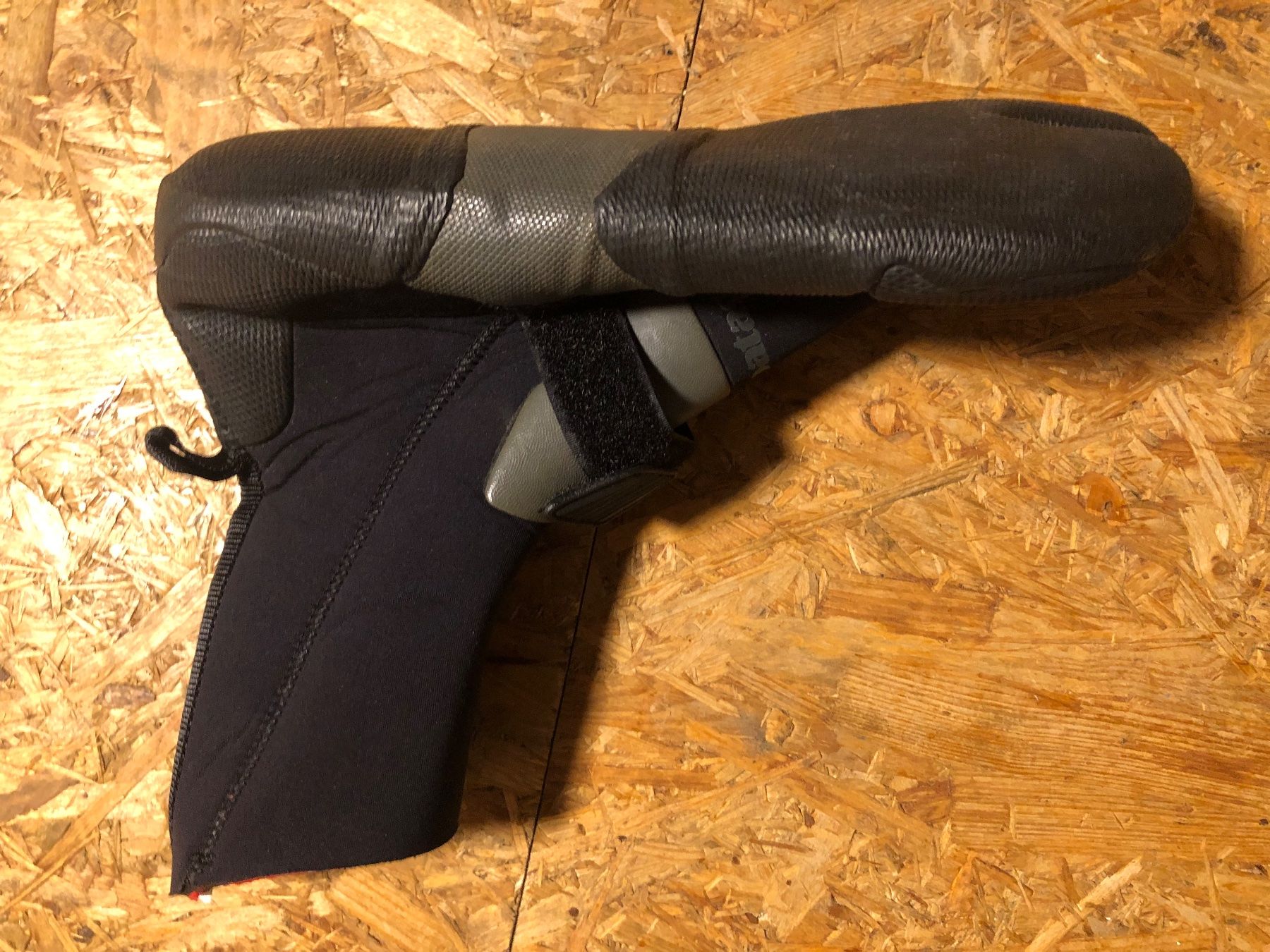 Patagonia Chaussures hommes: Surf Booties - Split Toe - Patagonia - 5mm - Gr.9 – D'occasion à Bern par CiroCiroCiro 2