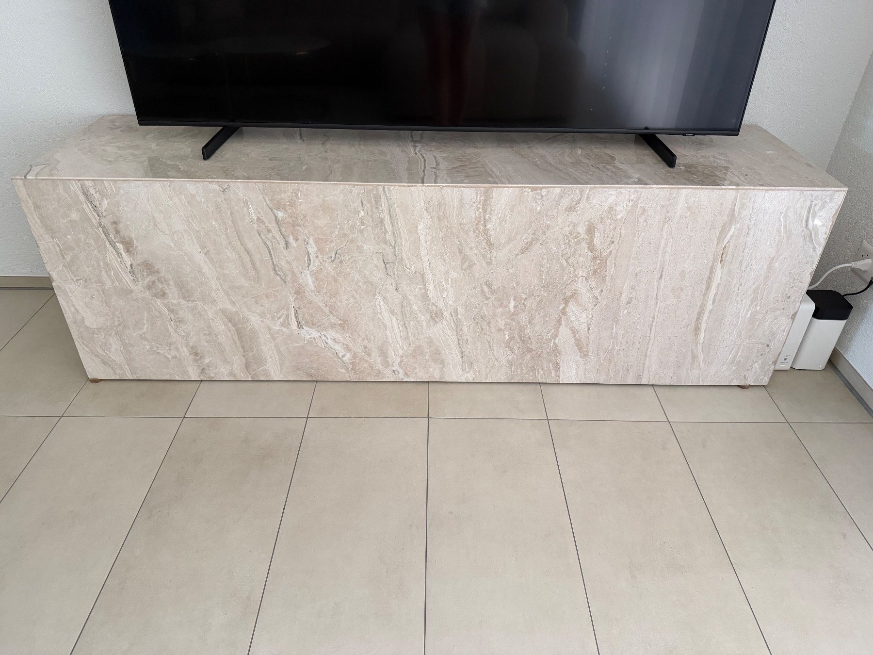 TV Möbel: Marmor TV Möbel – Gebraucht aus Bassersdorf von man_dy2c 1