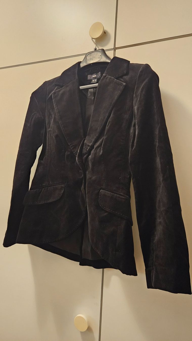 H&M Giacche: Blazer in velluto nero H&M tg.38 – Usato da Melano venduto da H-Sara