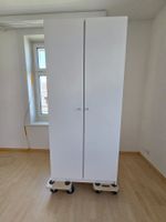 Praktischer Kleiderschrank mit Ober Fach und Kleiderstange