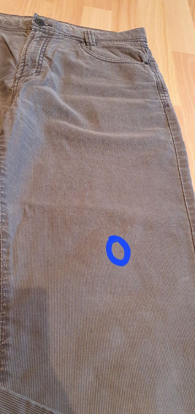 Pantaloni: Herren Cordhose, Gr. 33 – Usato da Pagig venduto da Spring14 1