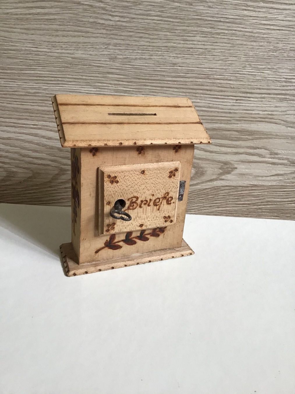 Bambole: Altes antikes Puppen Briefkästchen – Usato da St. Gallen venduto da Goldlilly 5