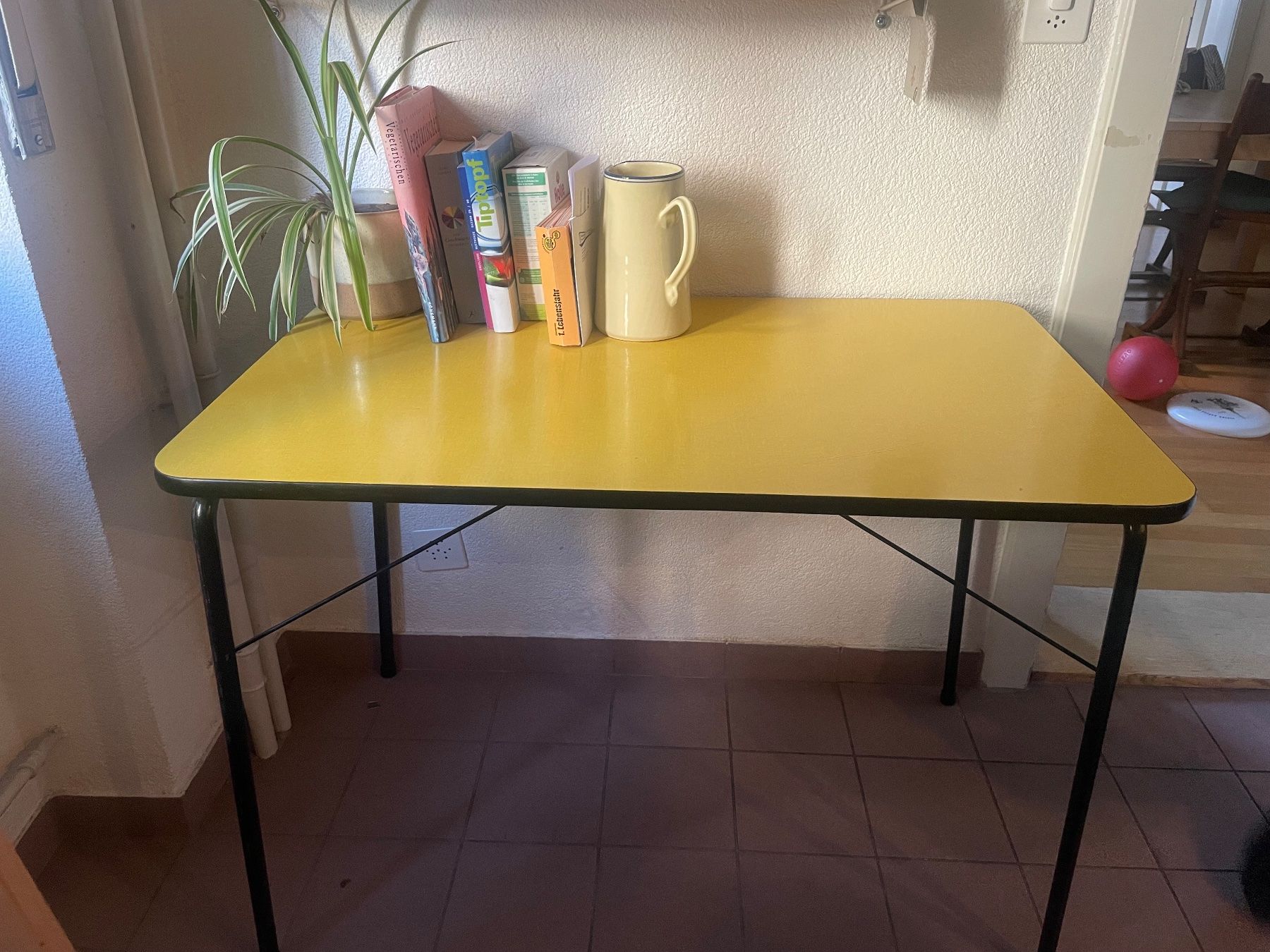Tische: Belle table de cuisine, pliable – Gebraucht aus Fribourg von sel_dhl9