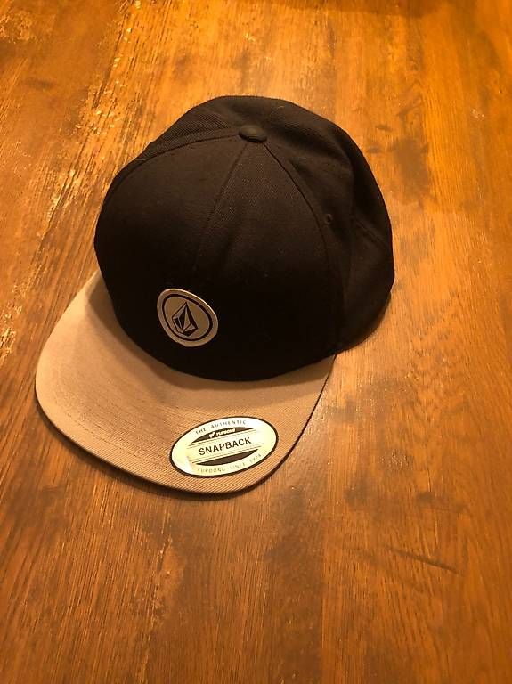 Hüte, Mützen & Caps: Cap VOLCOM unisex onesize – Gebraucht aus Sigirino von FilippoEdoardo
