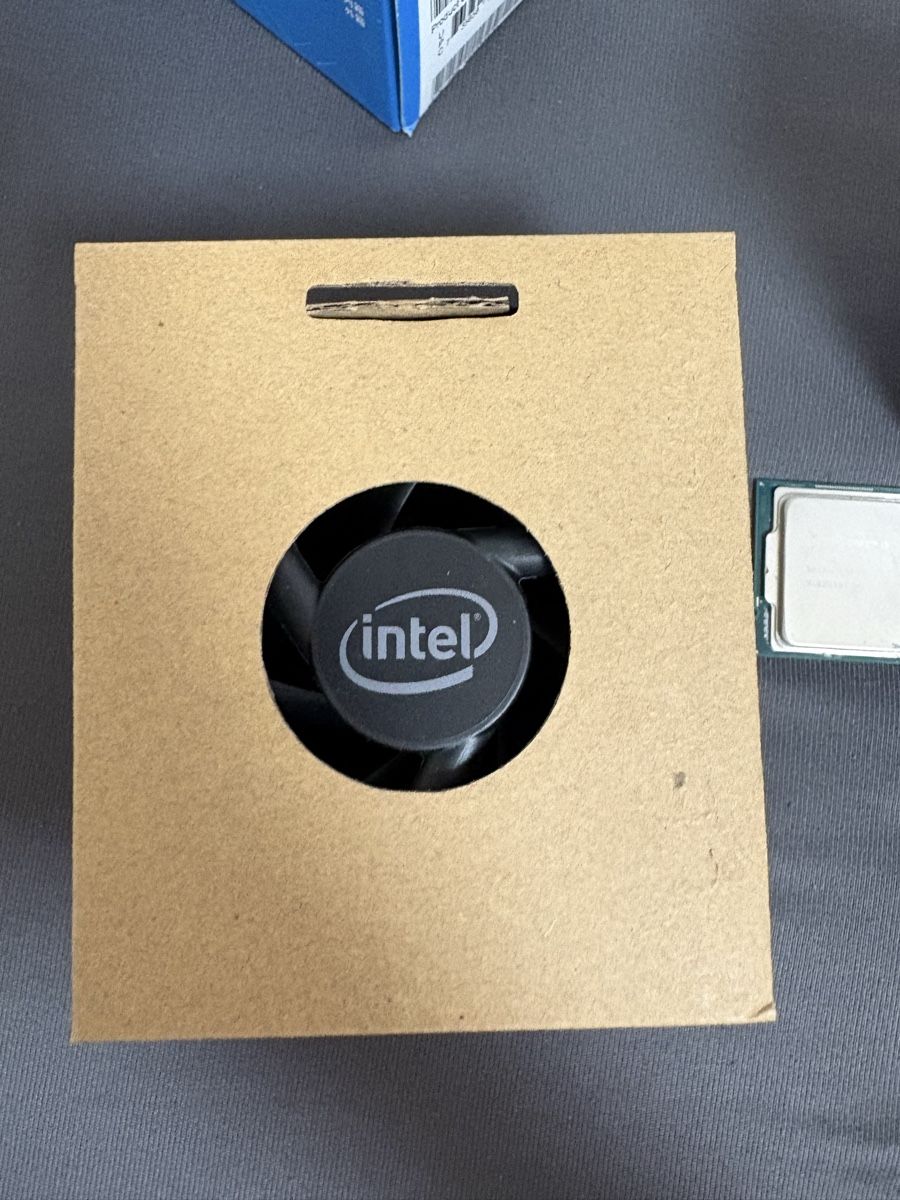 Intel Composants électroniques: Intel core i5 - 11600K CPU + Stock Cooper – D'occasion à Massagno par ZeMa 3