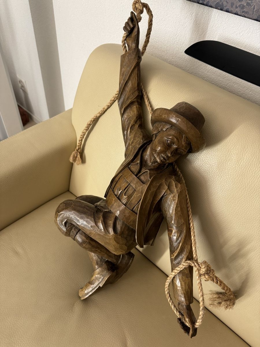 Skulpturen & Statuen: Holzgeschnitzte Abseiler 50 cm, Holzfiguren – Gebraucht aus Morges von SevArt