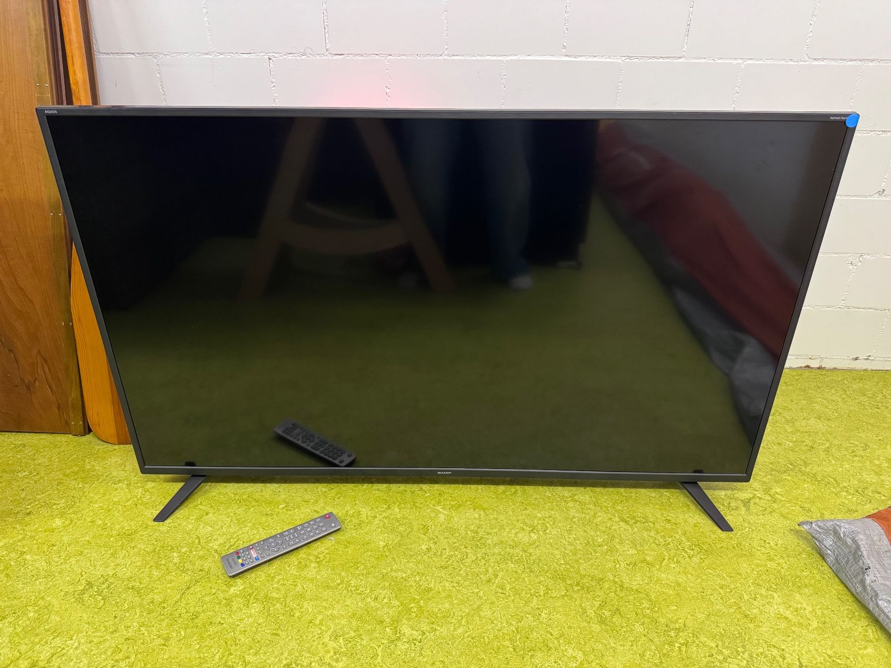 Fernseher: Fernseher SHARP AQUOS Harman Kardon – Gebraucht aus St. Gallen von syna_99