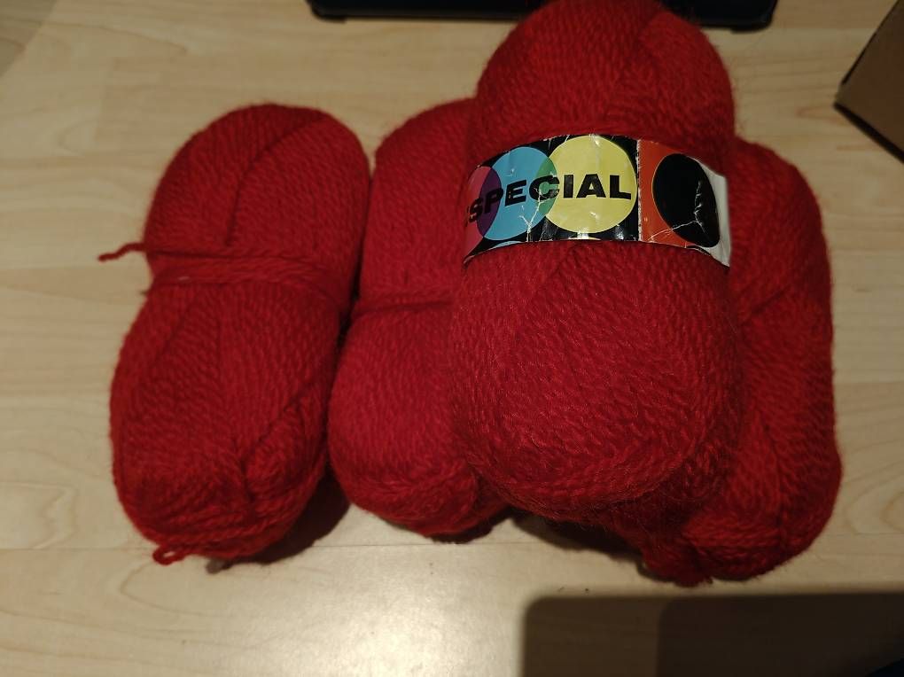 Wolle: Rotes Strickgarn – Neu und originalverpackt aus Schiers von ver_ddm2
