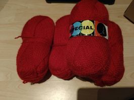Rotes Strickgarn