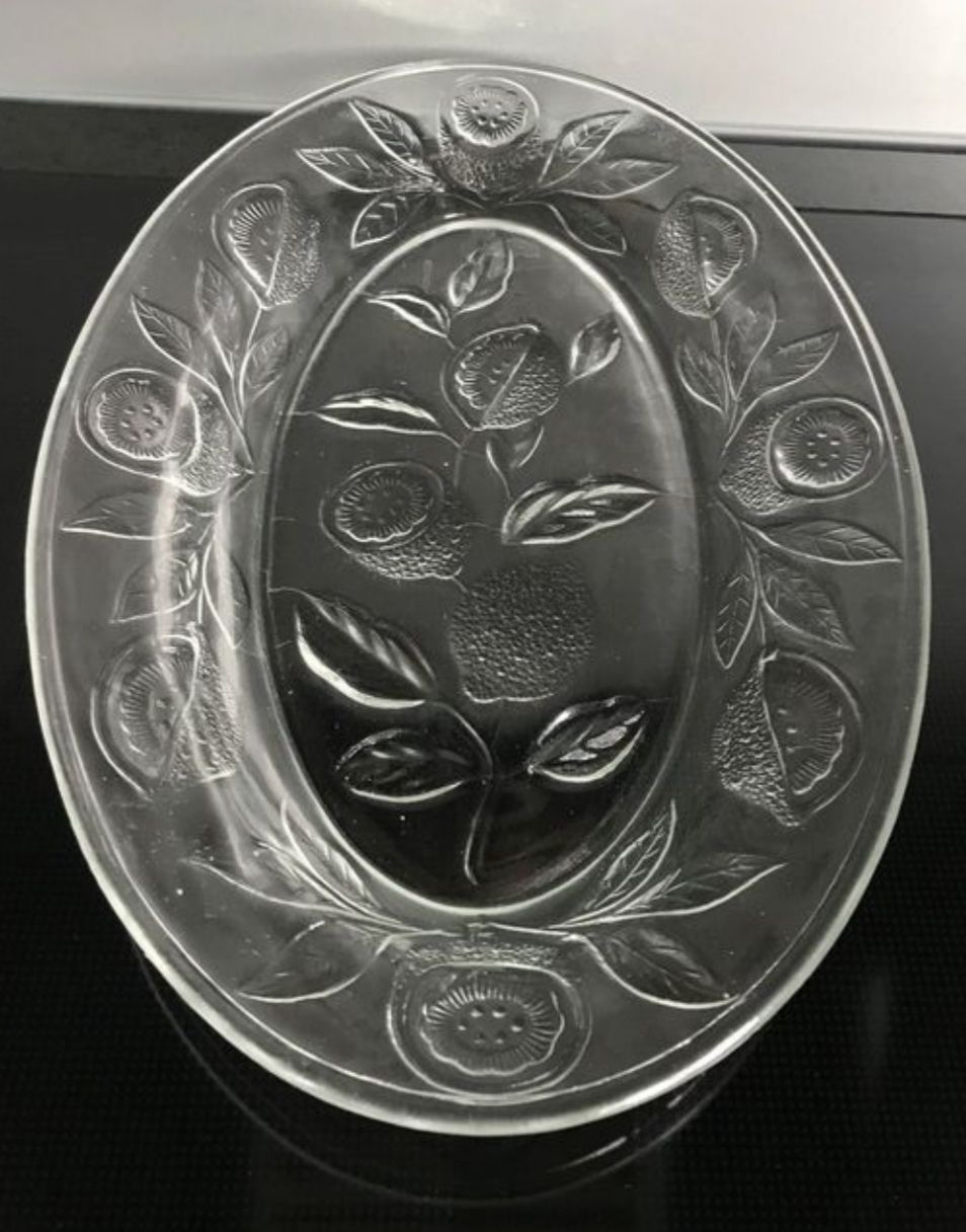 Servierplatten: OVALER SERVIERTELLER / TELLER / PLATTE AUS GLAS / KRISTALL. – Gebraucht aus Buchs AG von Cuescu 4