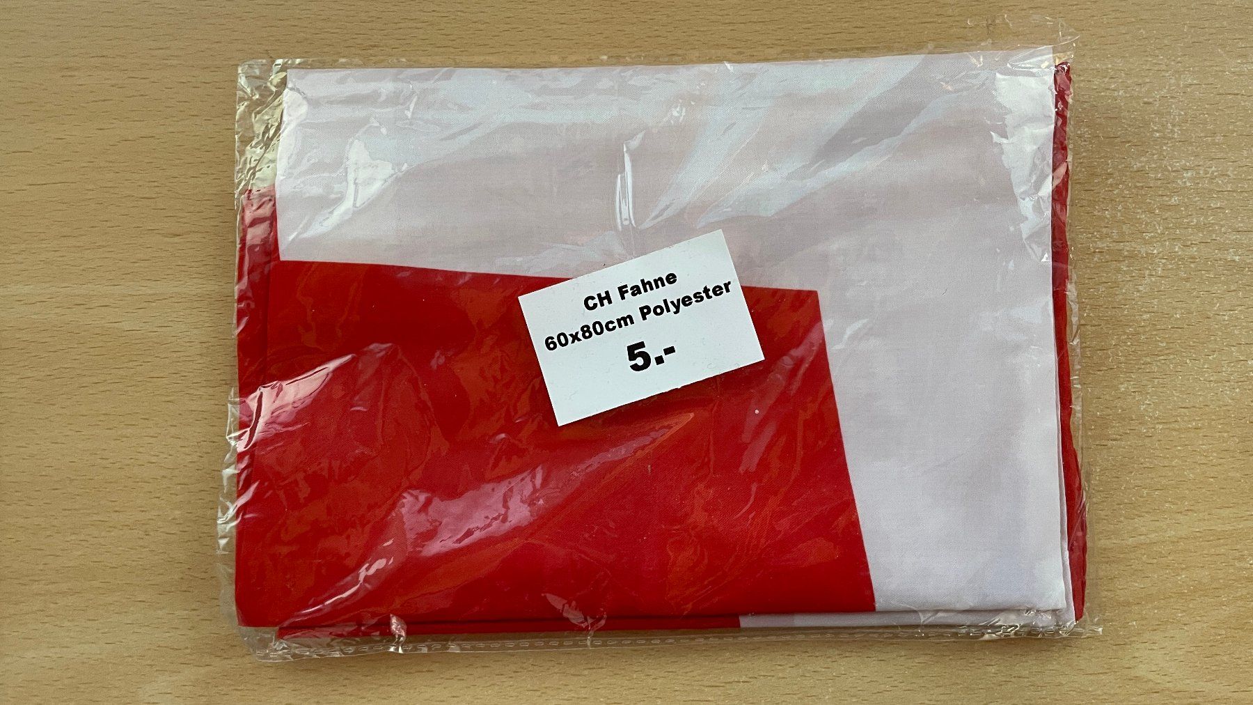 Fahnen: Schweizer Fahne  Posterfahne Polyester 60x80cm – Neu und originalverpackt aus Glattfelden von cybermaxx