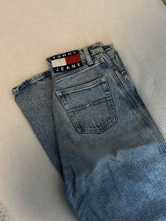Tommy Jeans modèle rare avec logo brodé — W24
