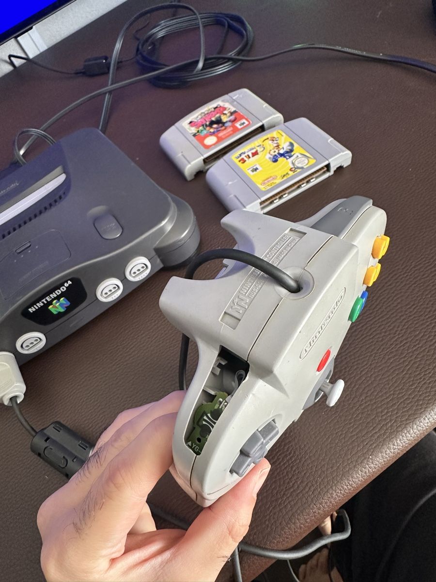 Nintendo Console: Nintendo 64 avec 2 jeux – Usato da Grand-Lancy venduto da tim_b8kz 1