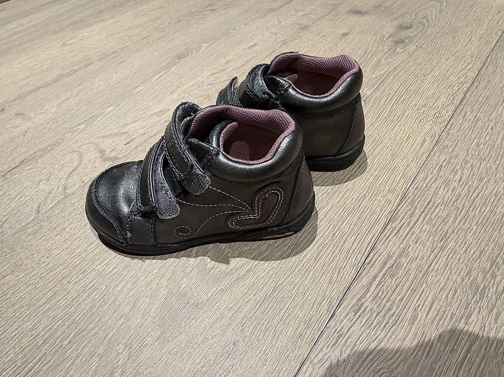 Chicco Scarpe per ragazze: Schuhe Chicco grösse 25 – Usato da Ebmatingen venduto da N.Bu 3