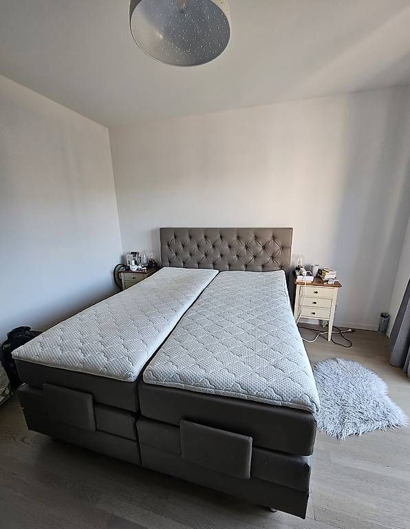 Letti: Lit boxspring électrique  – Usato da Cossonay-Ville venduto da cha_5fyz