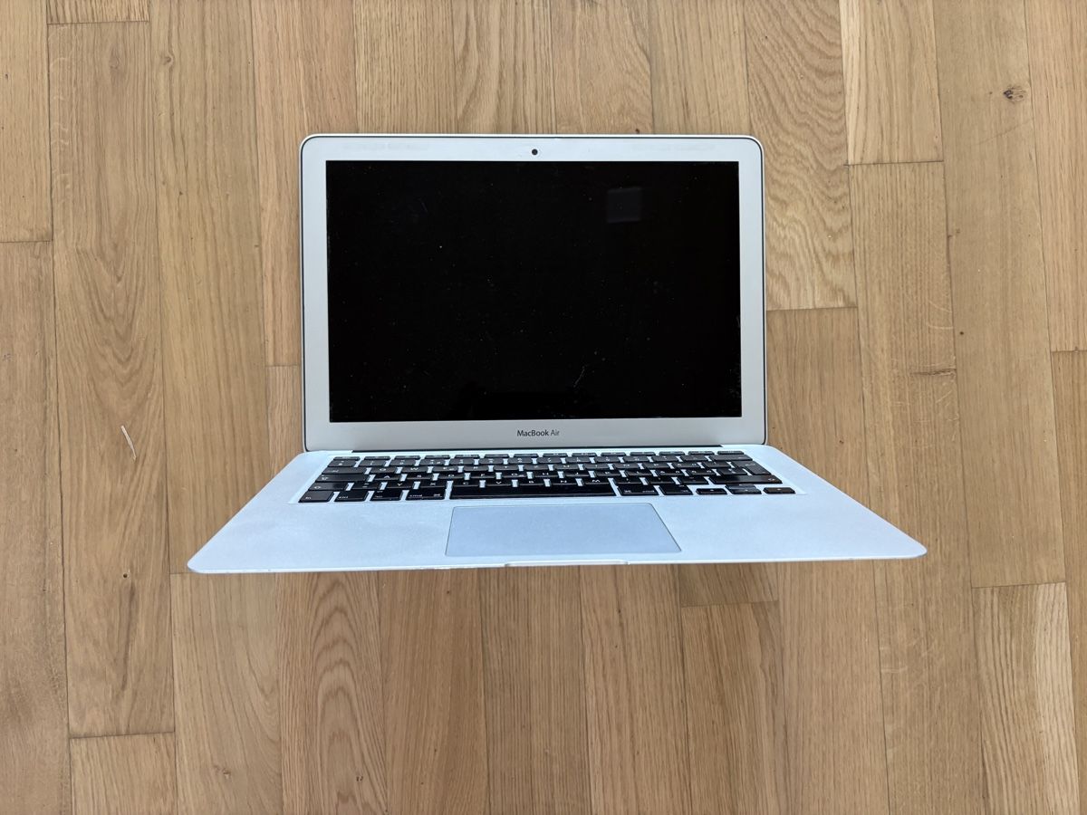 Apple Notebooks: MacBook Air 2013 – Defekt aus Zürich von saendest 2