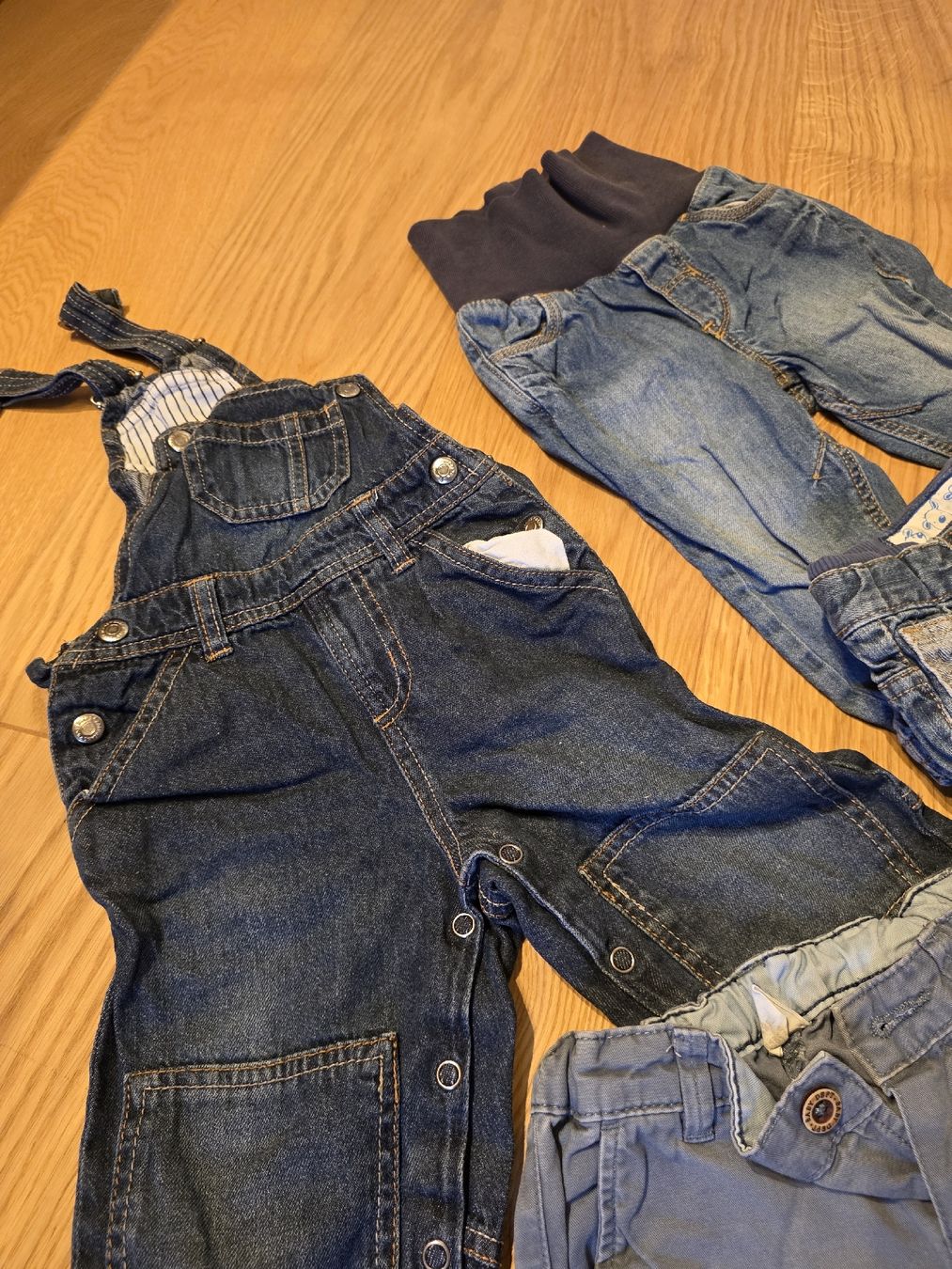 Pantaloni: Hosen/ Latzhose gr 80 – Usato da Eschenz venduto da Carmenr93 2