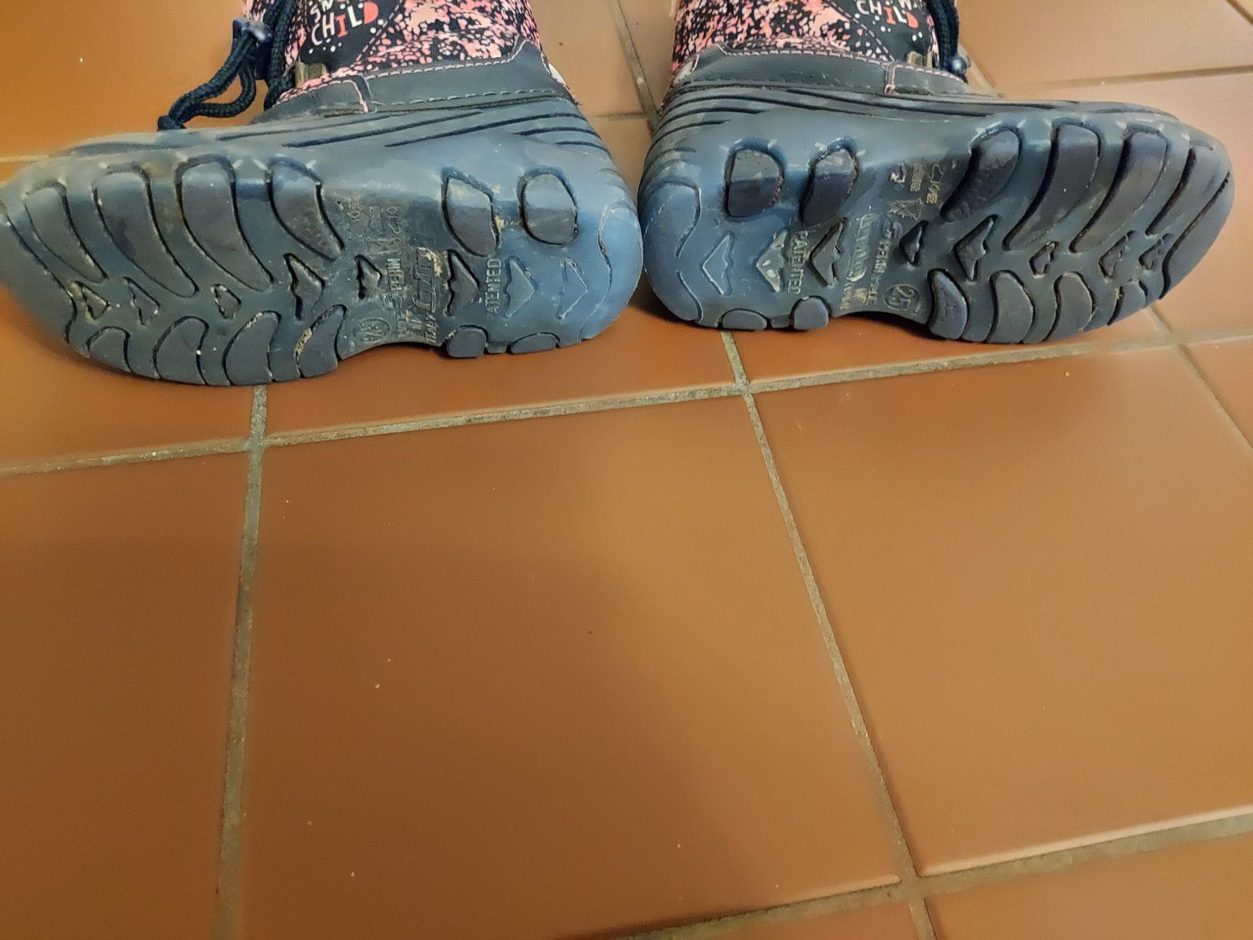 Chaussures filles: Winterstifell – D'occasion à Glattpark(Opfikon) par Uthyla 2