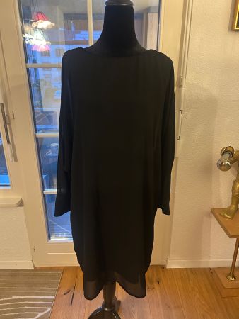 La fée maraboutée robe noire