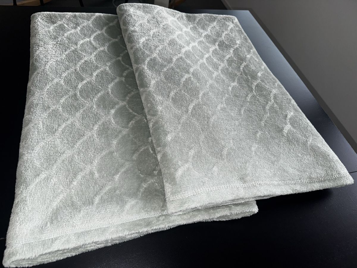 Coperte: Kuschelige Decken mit Fischschuppenmuster, mintgrün – Nuovo (secondo la descrizione) da Zürich venduto da Jen10 9