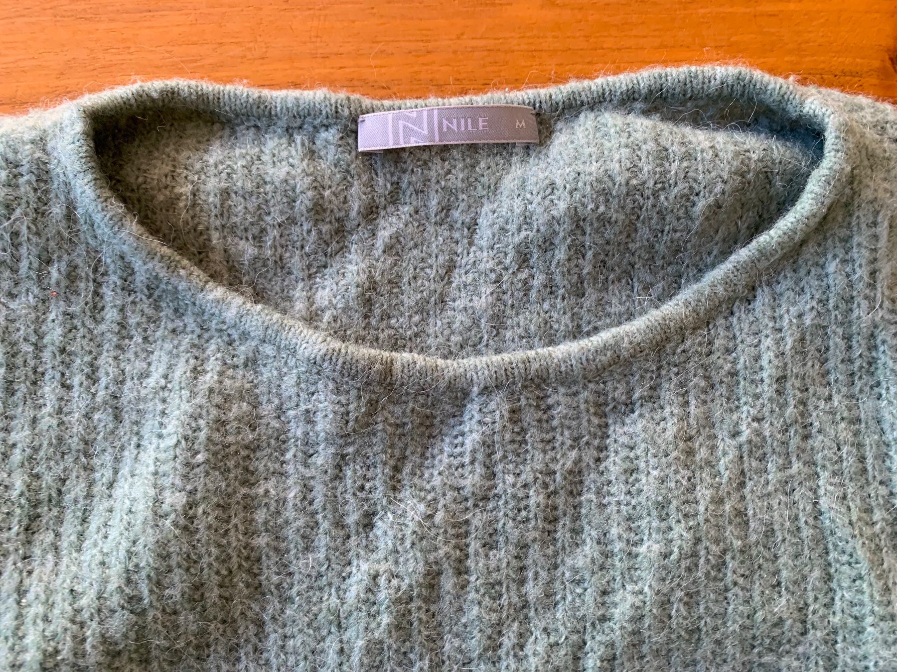 Nile Maglioni & Felpe: NILE mega lässiger Kuschelpullover mintgrün Grösse M – Nuovo (secondo la descrizione) da Meiringen venduto da Stuffandmore 1