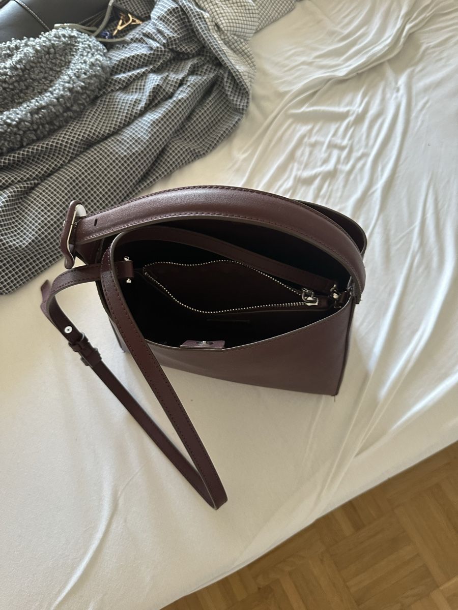 Mango Taschen für Damen: Handtasche dunkelrot gut erhalten 25cm – Gebraucht aus Urtenen-Schönbühl von claudiasteiner 1