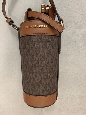 Sac porte bouteille en cuir de Michael Kors