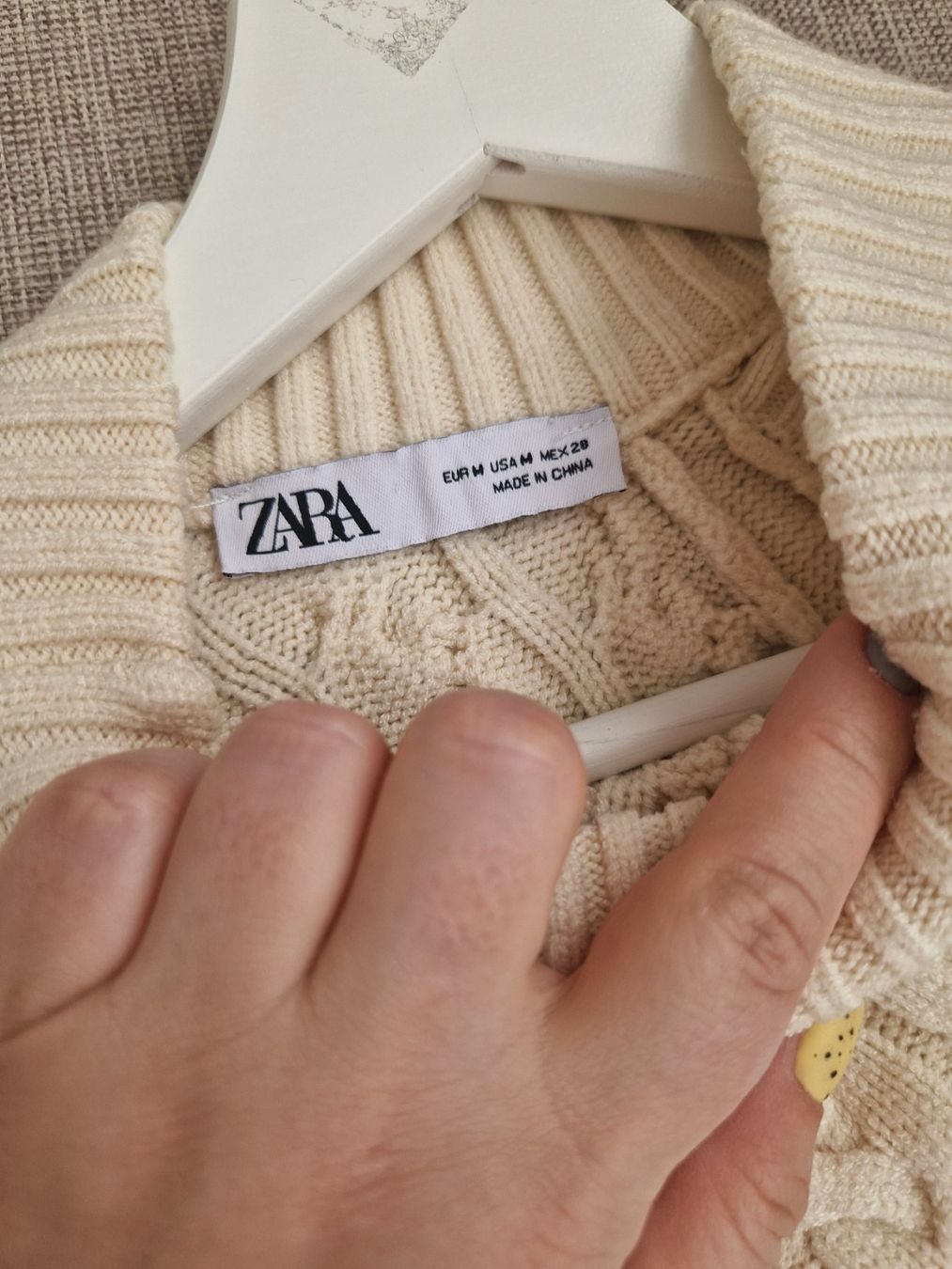 Zara Maglioni & Felpe: Zara Strickpullover mit Cut-Out, creme, Gr. M, top – Usato da Erlinsbach SO venduto da ULIKH 5