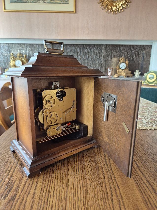 Orologi da terra & Orologi da parete: Antike Kamin Uhr / Buffet Uhr – Usato da Embrach venduto da wernici 4