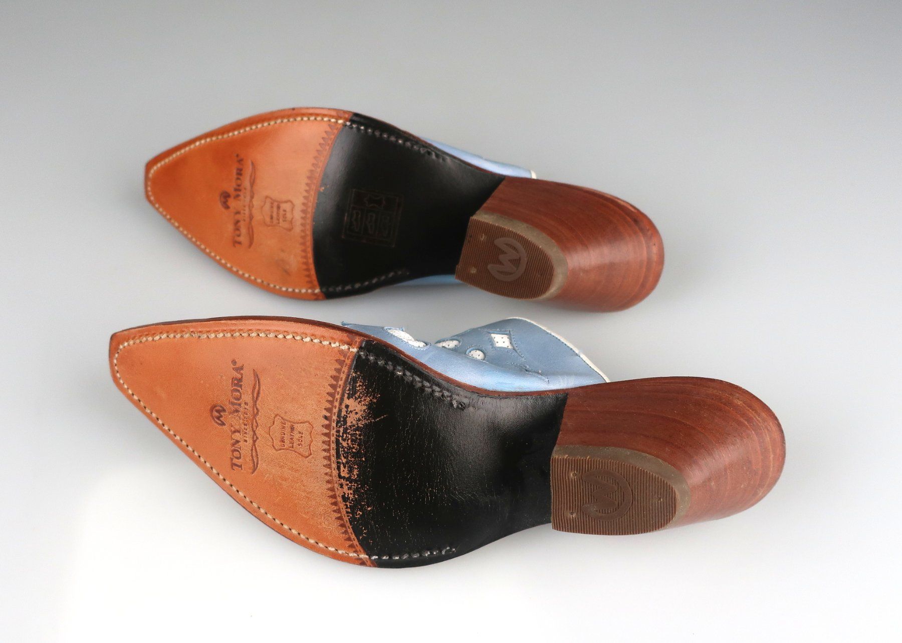 Damenschuhe: VMC Pantoletten, hellblau/weiss – Gebraucht aus Volketswil von brockipfannenstil 5