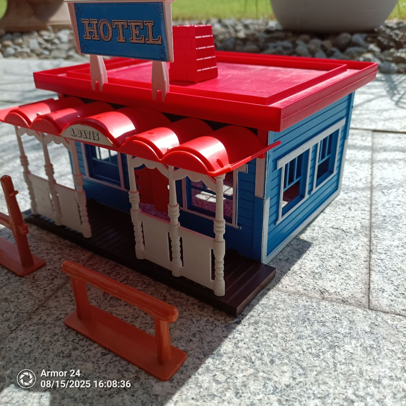 Giocattoli: Play Big Gebäude Hotel "SELTEN" – Usato da Emmen venduto da Mocck 1